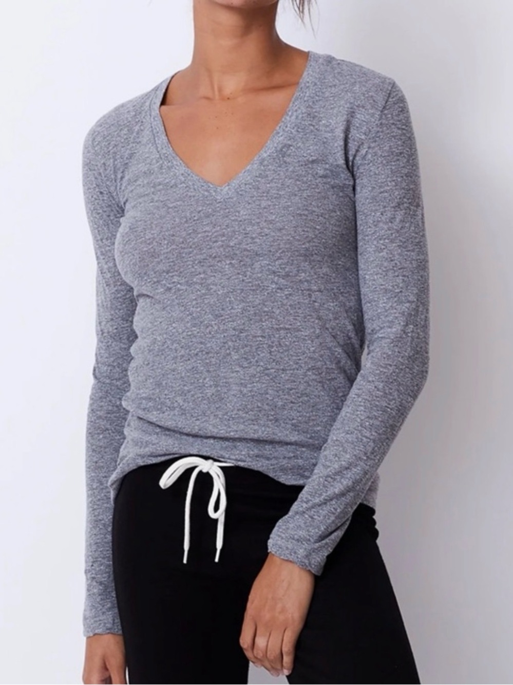 Monrow Top Textured Tri-Blend Fitted Long Sleeve V Neck Tee Grey Sz XS